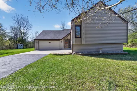 Exterior - 5126 Sleight Rd, Bath, MI 48808 photo 2 of 12