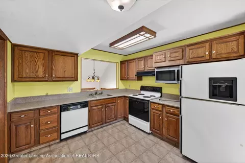 Kitchen - 5126 Sleight Rd, Bath, MI 48808 photo 1 of 4