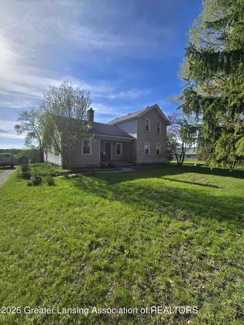 2348 Ives Rd, Leslie, MI 49251