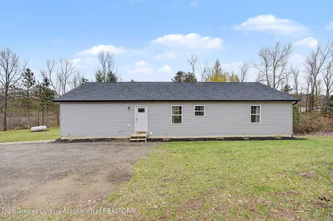 8527 W Butterfield Hwy, Bellevue, MI 49021