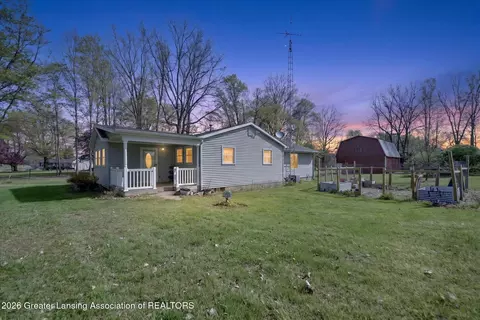 6015 S Stine Rd, Olivet, MI 49076