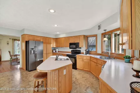 Kitchen - 13964 Adeline Dr, Lansing, MI 48906 photo 3 of 7