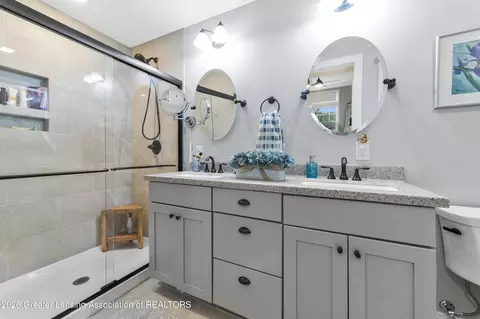 Bath - 5272 Hawk Hollow Dr, Bath, MI 48808 photo 1 of 6
