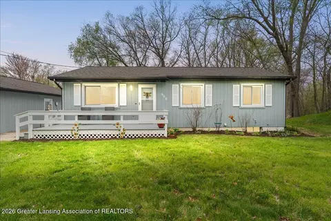 609 W Dexter Trl, Mason, MI 48854