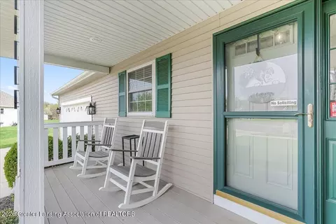 Exterior - 10114 Roblyn Cir, Dimondale, MI 48821 photo 3 of 8