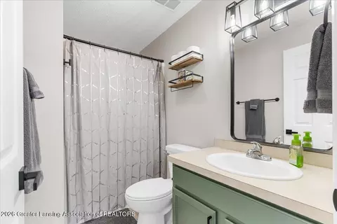 Bath - 10114 Roblyn Cir, Dimondale, MI 48821 photo 4 of 4