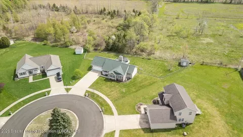 View/Area - 10114 Roblyn Cir, Dimondale, MI 48821 photo 6 of 8