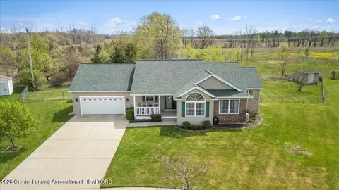 10114 Roblyn Cir, Dimondale, MI 48821