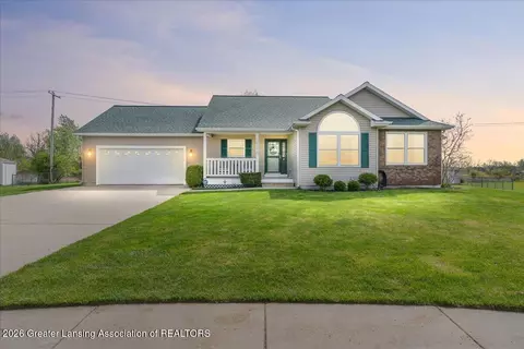 Exterior - 10114 Roblyn Cir, Dimondale, MI 48821 photo 8 of 8