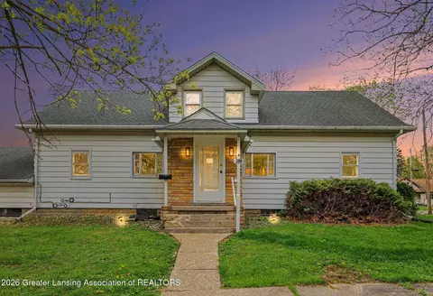 209 S Emmons St, Saint Johns, MI 48879