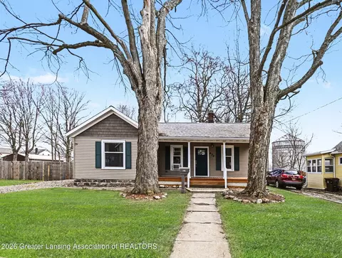 438 N Clinton St, Charlotte, MI 48813