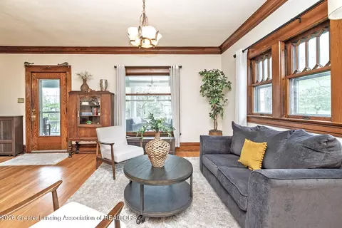 Living - 505 E Walker St, Saint Johns, MI 48879 photo 1 of 4