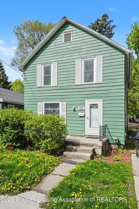 412 S Fairview Ave, Lansing, MI 48912