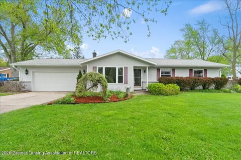 12936 Legend Dr, Grand Ledge, MI 48837