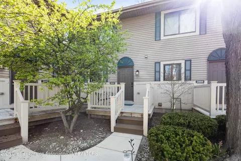 2190 Regency Dr, East Lansing, MI 48823