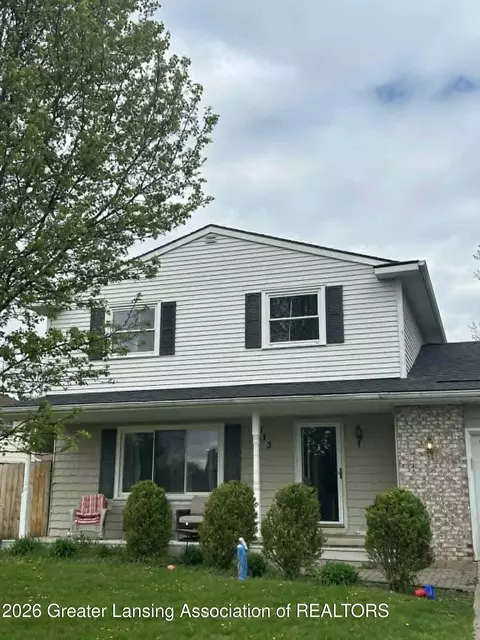 813 Canton Dr, Lansing, MI 48917