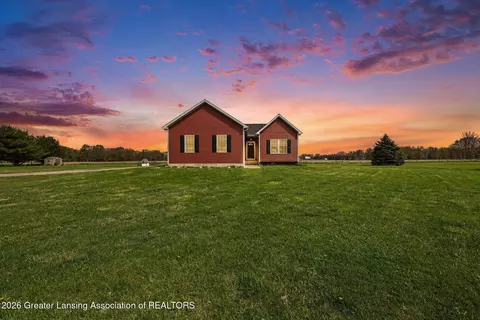 3931 Weatherby Rd, Stockbridge, MI 49285