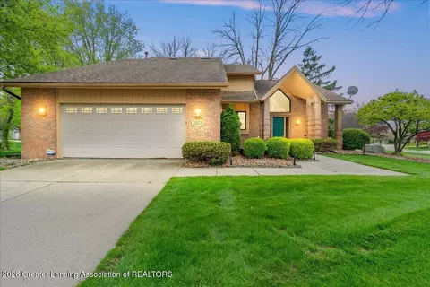 3601 Muirfield Dr, Lansing, MI 48911