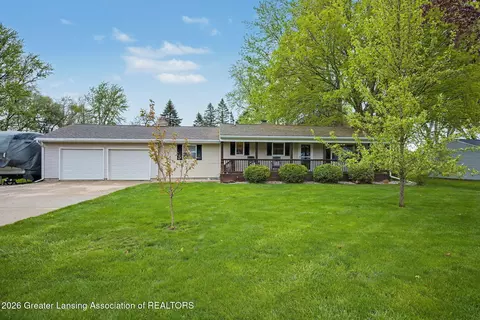 15393 Yorkleigh Dr, Lansing, MI 48906