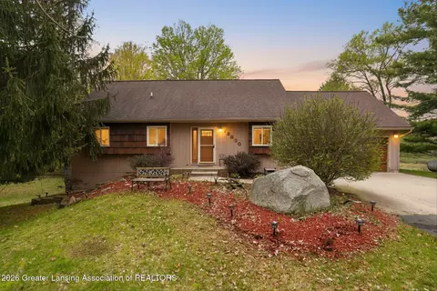 12830 Upton Rd, Bath, MI 48808