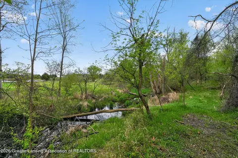 12791 Upton Rd, Bath, MI 48808 photo 9