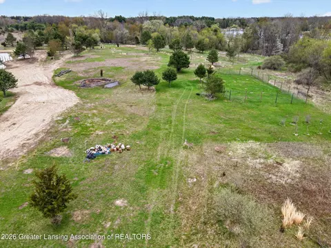 12791 Upton Rd, Bath, MI 48808 photo 46