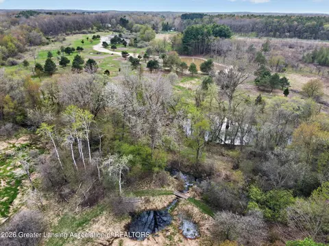 12791 Upton Rd, Bath, MI 48808 photo 27