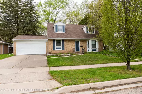 1973 Pinecrest Dr, East Lansing, MI 48823
