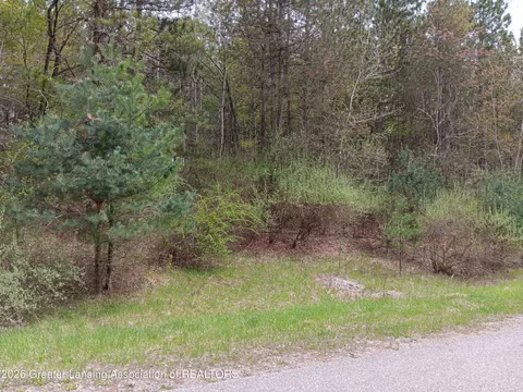 35 Bennington Greens Dr, Owosso, MI 48867