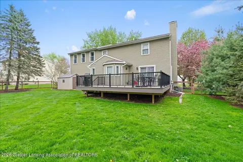 Exterior - 13176 Blackwood Dr, Dewitt, MI 48820 photo 6 of 9