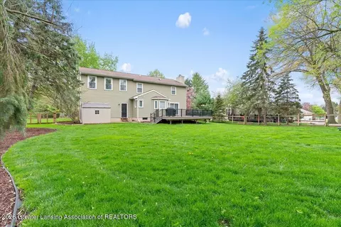 Exterior - 13176 Blackwood Dr, Dewitt, MI 48820 photo 8 of 9