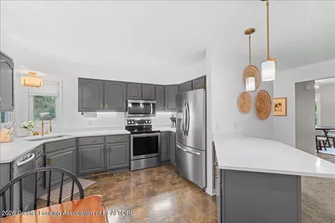 Kitchen - 13176 Blackwood Dr, Dewitt, MI 48820 photo 2 of 4