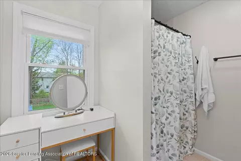 Bath - 13176 Blackwood Dr, Dewitt, MI 48820 photo 3 of 4