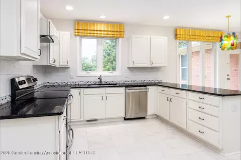 Kitchen - 3600 Otsego Dr, Okemos, MI 48864 photo 4 of 5
