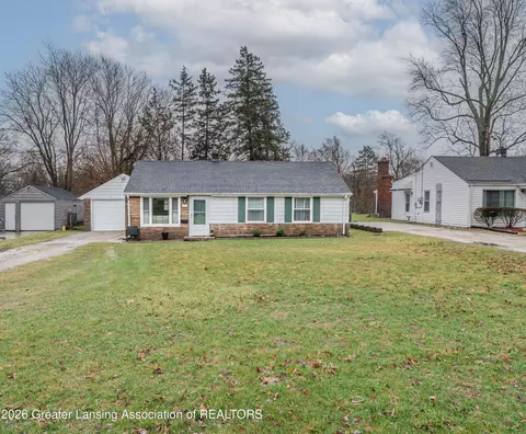 2827 W Willow St, Lansing, MI 48917