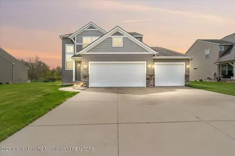 7590 Yarberry Ct, Grand Ledge, MI 48837
