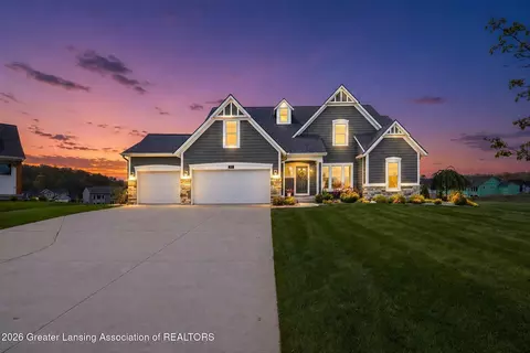 851 Harvest Home Ct, Lowell, MI 49331