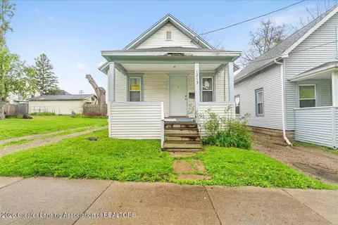 1213 E Kalamazoo St, Lansing, MI 48912