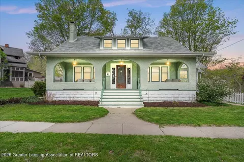 238 W River St, Grand Ledge, MI 48837