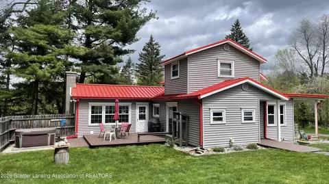 4113 Dell Rd, Lansing, MI 48911