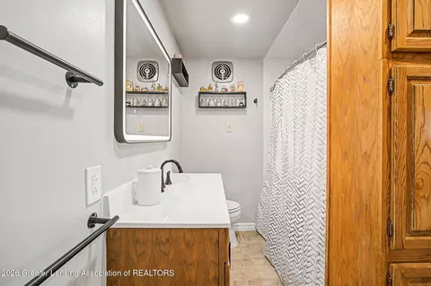 Bath - 4113 Dell Rd, Lansing, MI 48911 photo 2 of 4