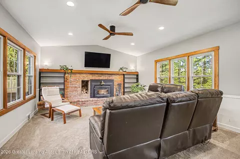 Living - 4113 Dell Rd, Lansing, MI 48911 photo 1 of 3