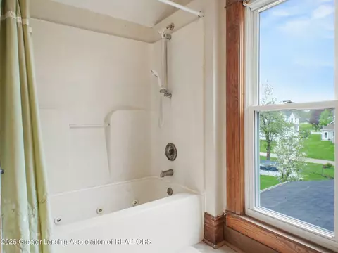Bath - 344 Green St, Perry, MI 48872 photo 3 of 3