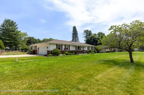 Exterior - 15089 Pinehurst Dr, Lansing, MI 48906 photo 2 of 5