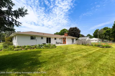 Exterior - 15089 Pinehurst Dr, Lansing, MI 48906 photo 3 of 5