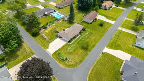 View/Area - 15089 Pinehurst Dr, Lansing, MI 48906 photo 6 of 7