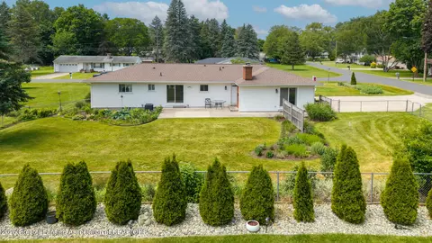 View/Area - 15089 Pinehurst Dr, Lansing, MI 48906 photo 3 of 7