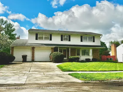 3305 Inverary Dr, Lansing, MI 48911