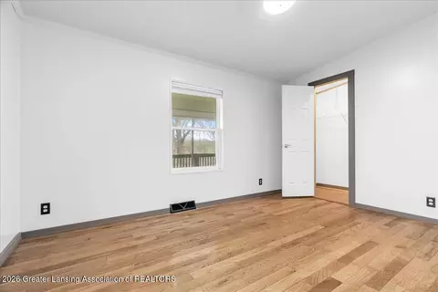 Bedroom - 6575 Ann Arbor Rd, Jackson, MI 49201 photo 2 of 4