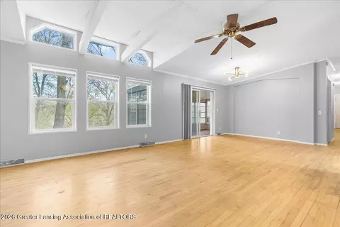 Living - 6575 Ann Arbor Rd, Jackson, MI 49201 photo 5 of 5